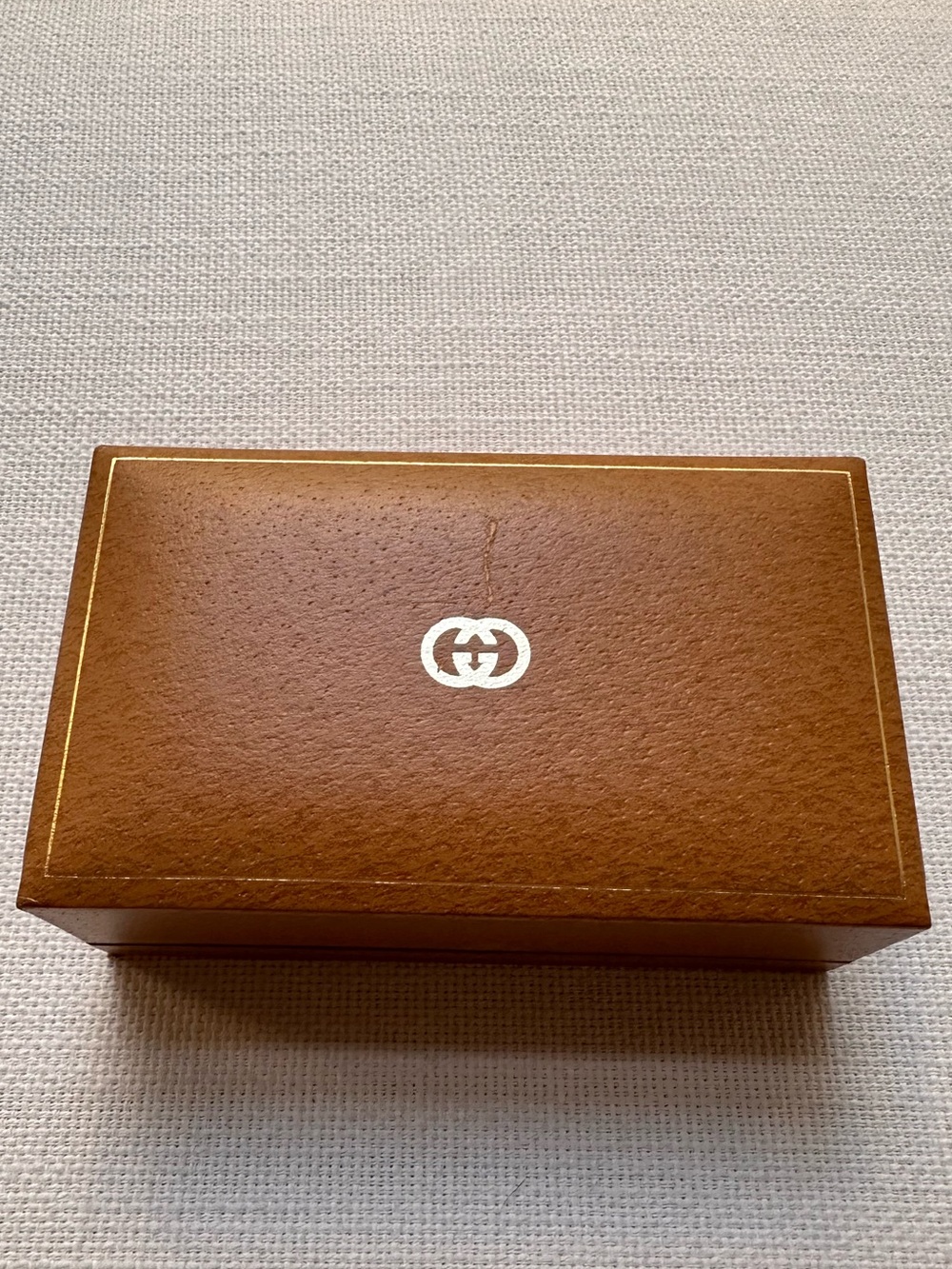 Vintage Gucci Watch with Interchangeable Band Colors - Picture 7 of 7